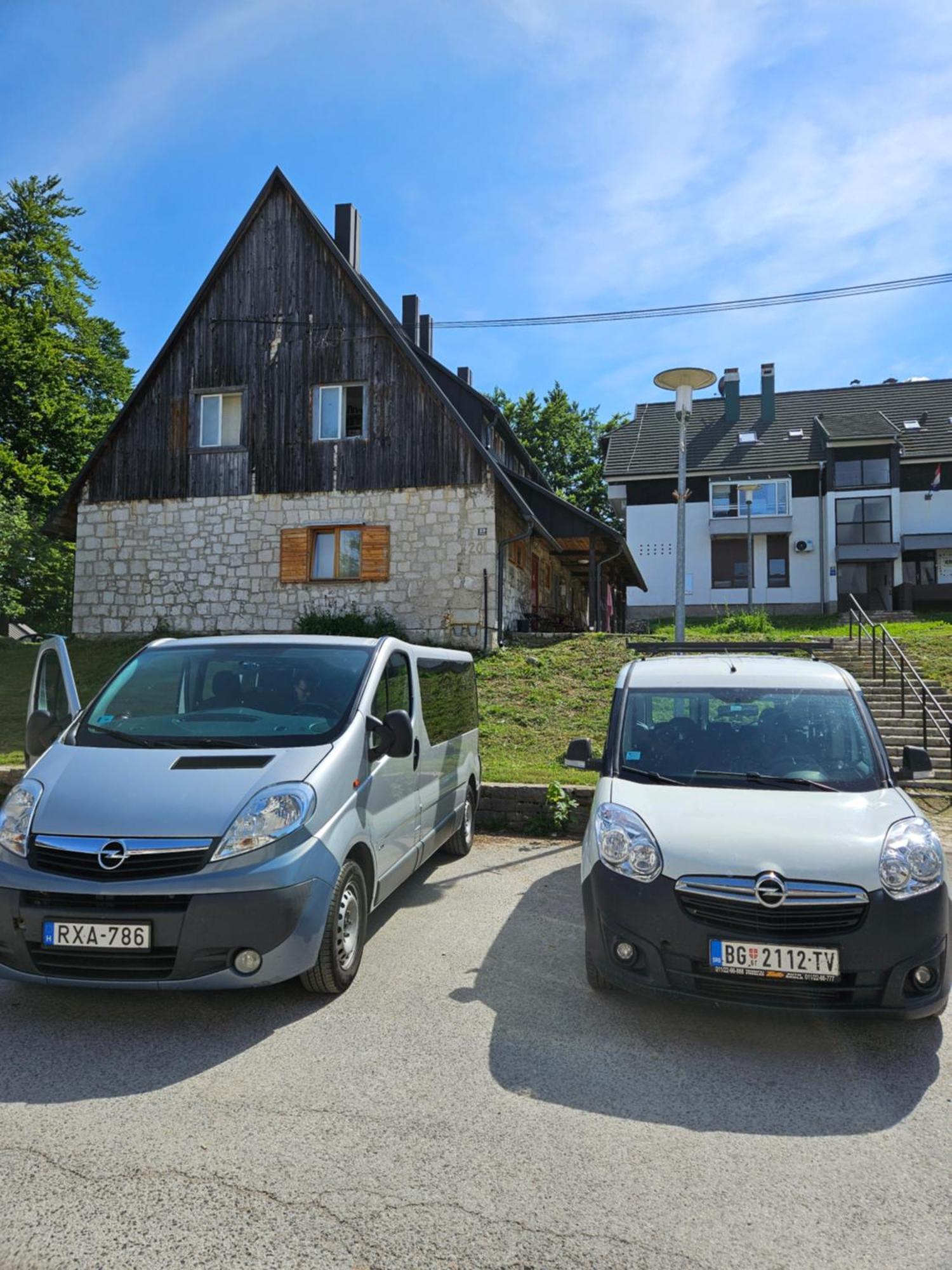 Sunce Plitvica Apartment พลิตวิชกา เยเซรา ภายนอก รูปภาพ
